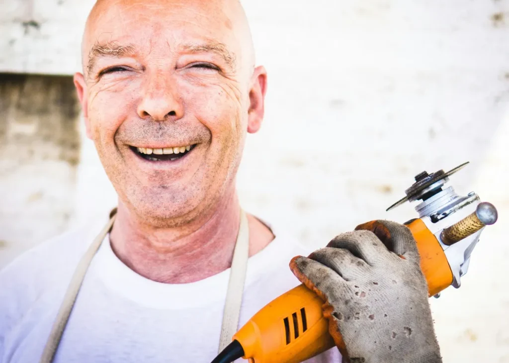 Funcionario feliz employer branding